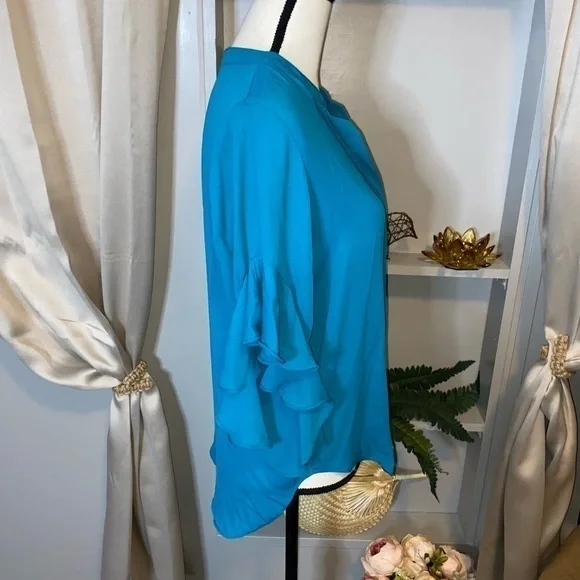 Vince Camuto Women’s Stunning Blue size Small Ruffle Bell Sleeve GUC Blouse Top - Picture 8 of 14